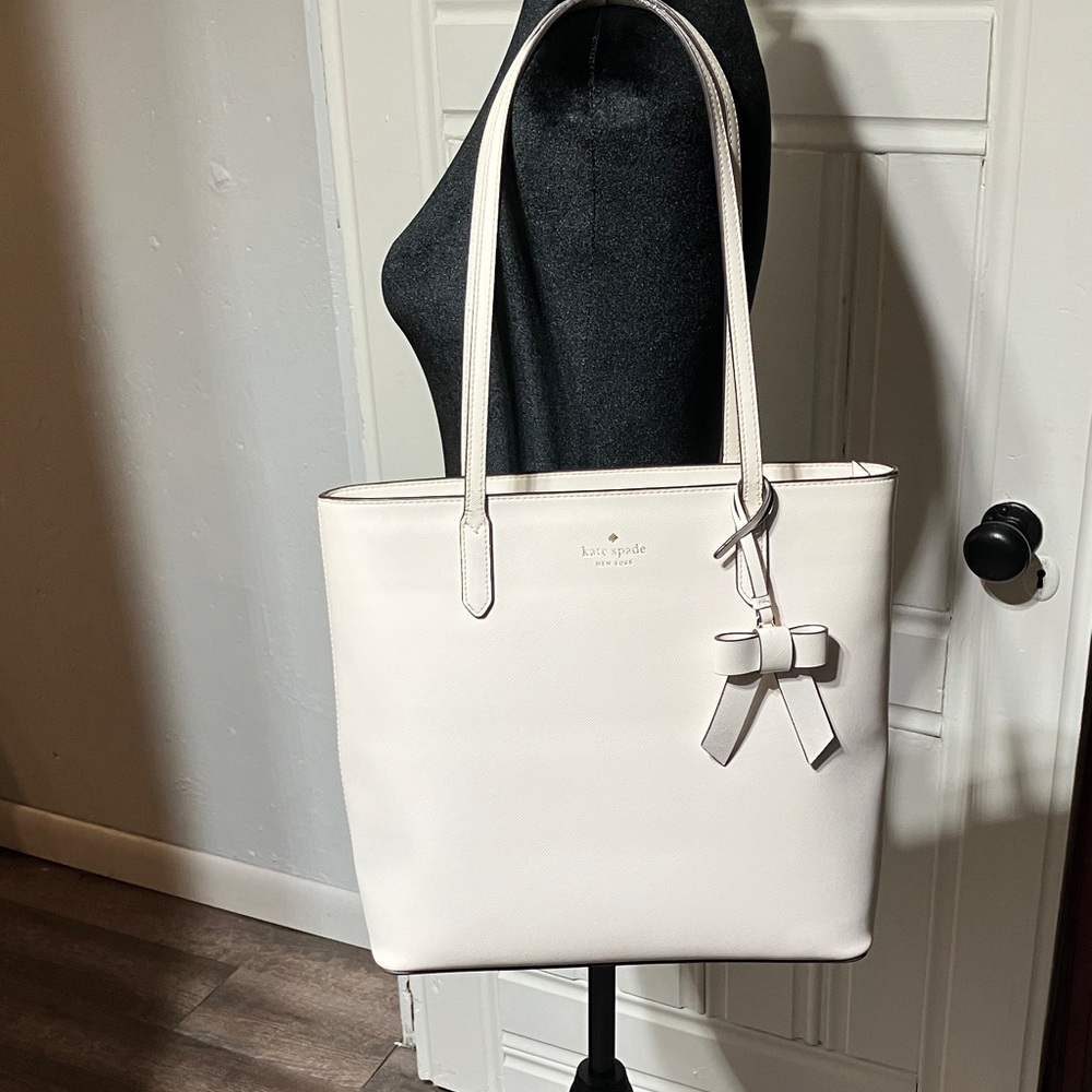 Kate Spade Brynn Saffiano Tote Parchment